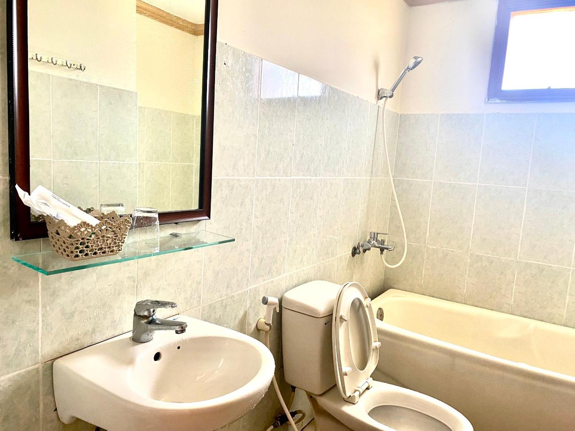 Khach San Ban Me Xanh Hotel Buon Ma Thuot Kültér fotó